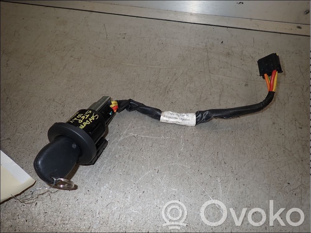 Dacia Sandero Ohjauspyörän lukitus 
