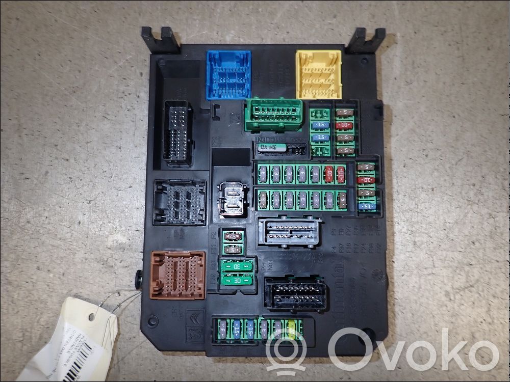 Ramka / Moduł bezpieczników   9800223680