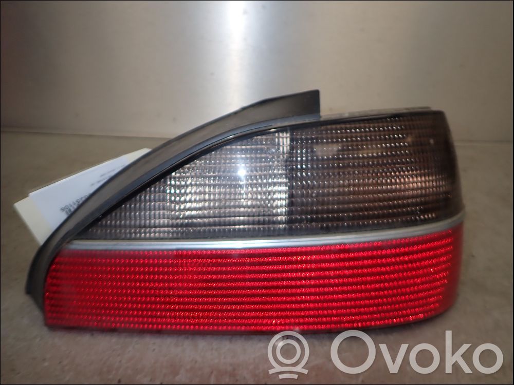 Peugeot 306 Aizmugurējais lukturis virsbūvē 