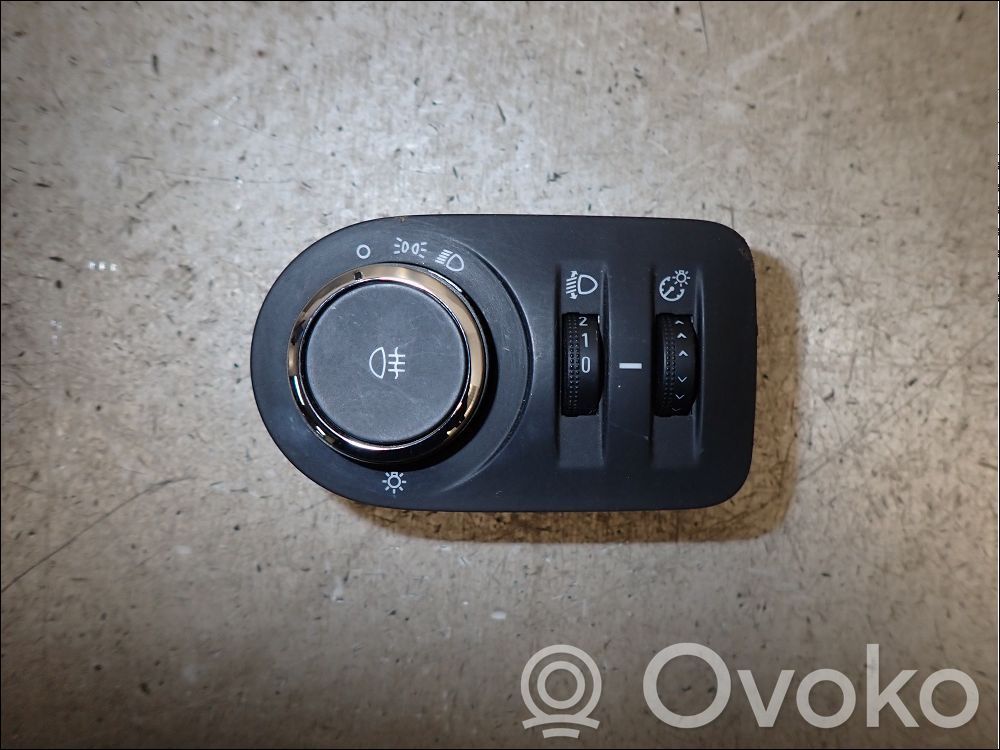 Opel Corsa D Commodo de clignotant 