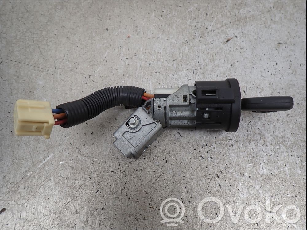 Peugeot 107 Ohjauspyörän lukitus 