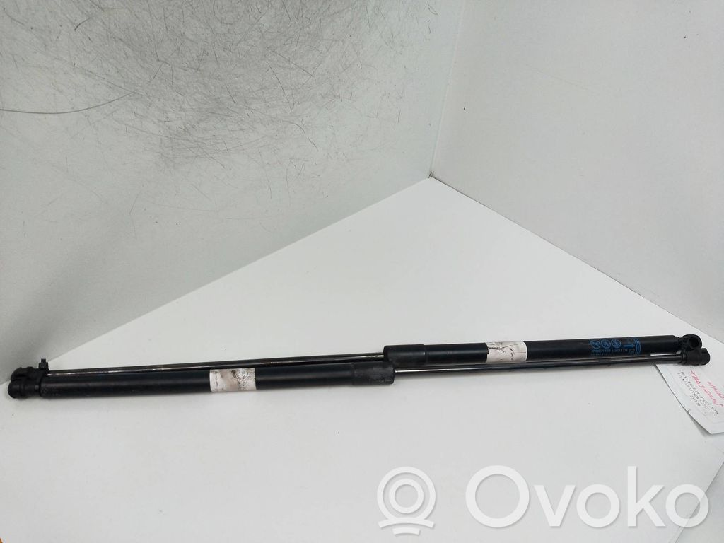Chevrolet Cruze Tailgate/trunk strut/damper 