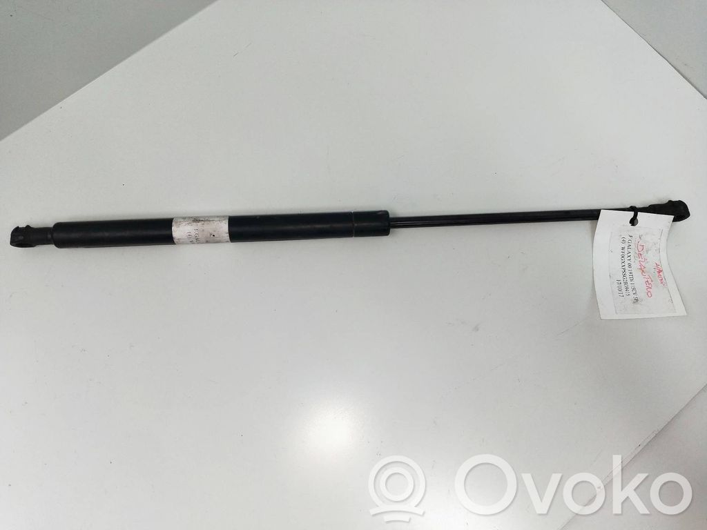Konepellin kaasujousi