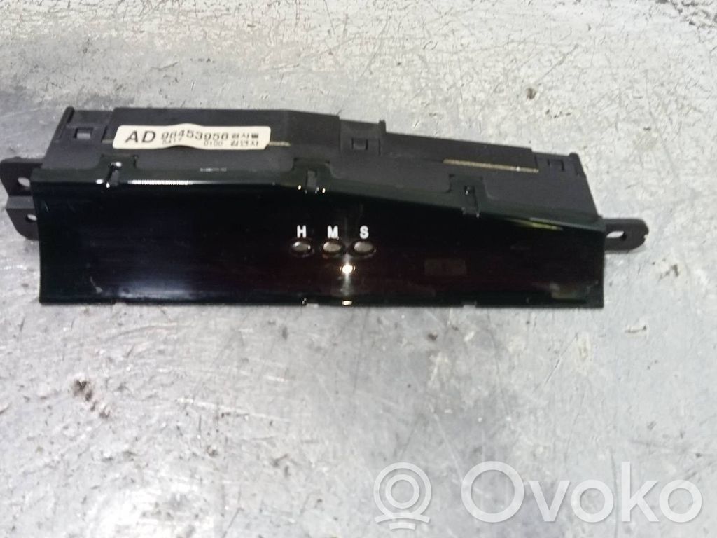 Chevrolet Evanda Head up display screen 