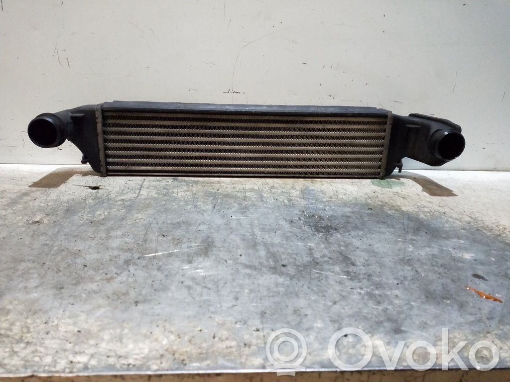 Starpdzesētāja radiators