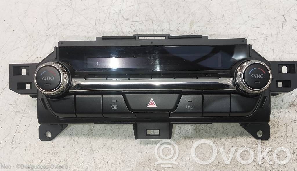 Mazda 3 Air conditioner control unit module 