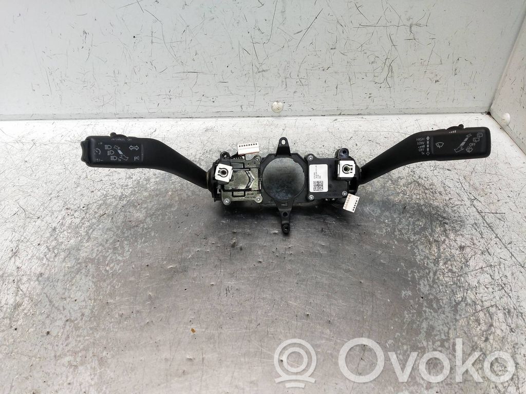 Volkswagen Tiguan Interruptor de control del panel de luces 