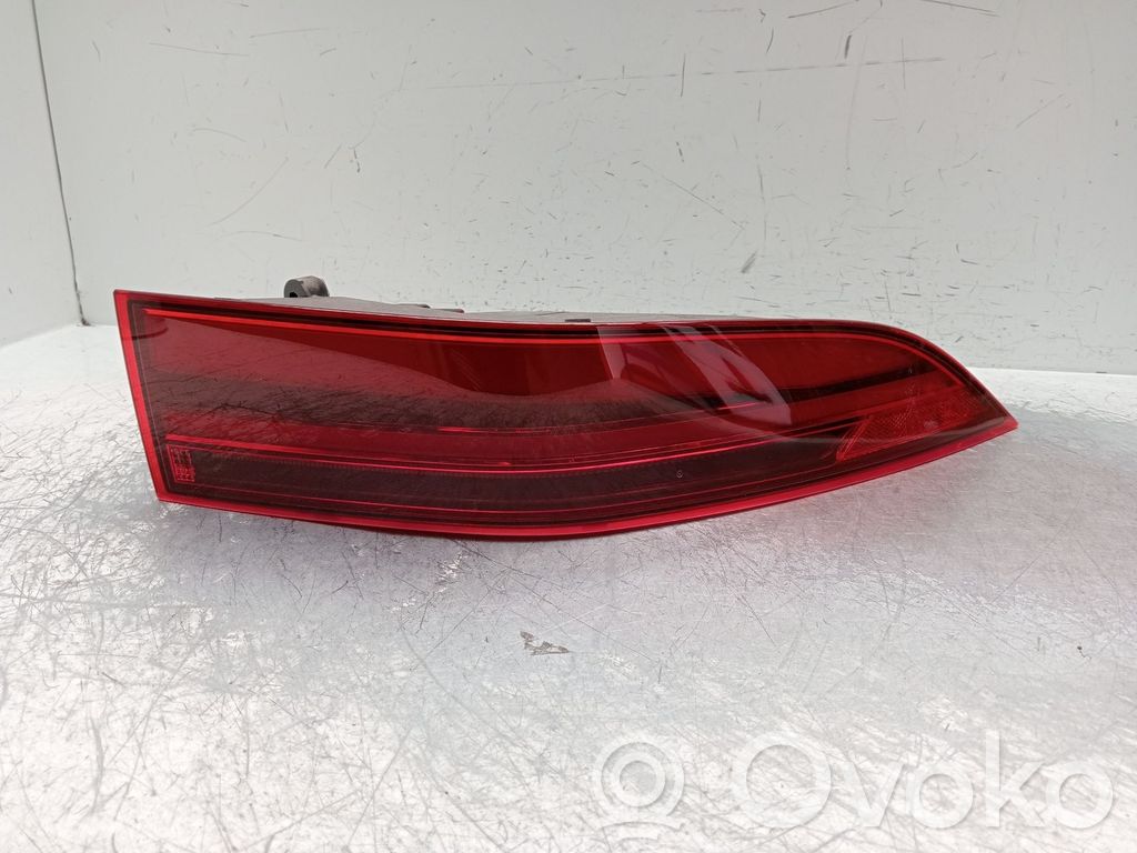 Rear/tail lights   J9C313404CB