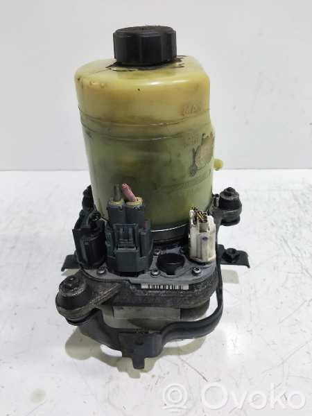 Ohjaustehostimen pumppu   4M513K514CC