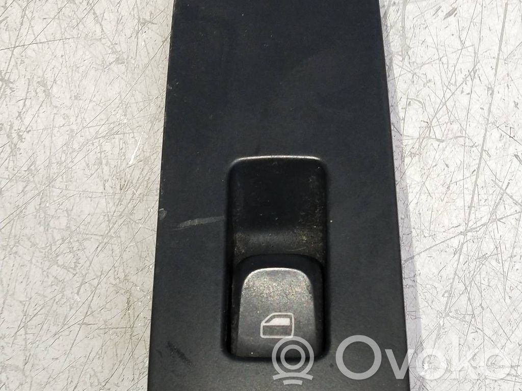 Audi A1 Elektrisko logu slēdzis 