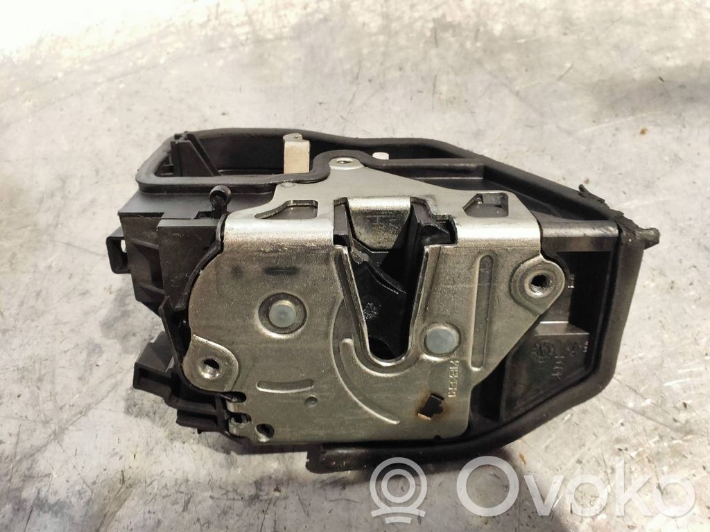 Motor de cierre de puerta trasera   7167065