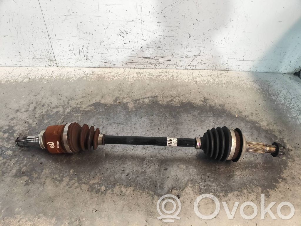 Toyota Yaris Półoś przednia 