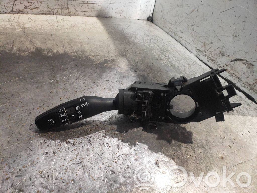 Hyundai Santa Fe Interrupteur d'éclairage de la cabine dans le panneau 