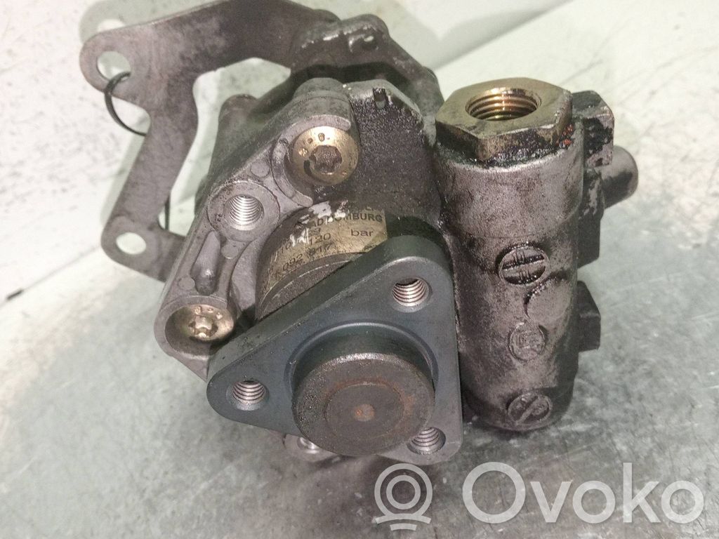 BMW 3 E30 Power steering pump 