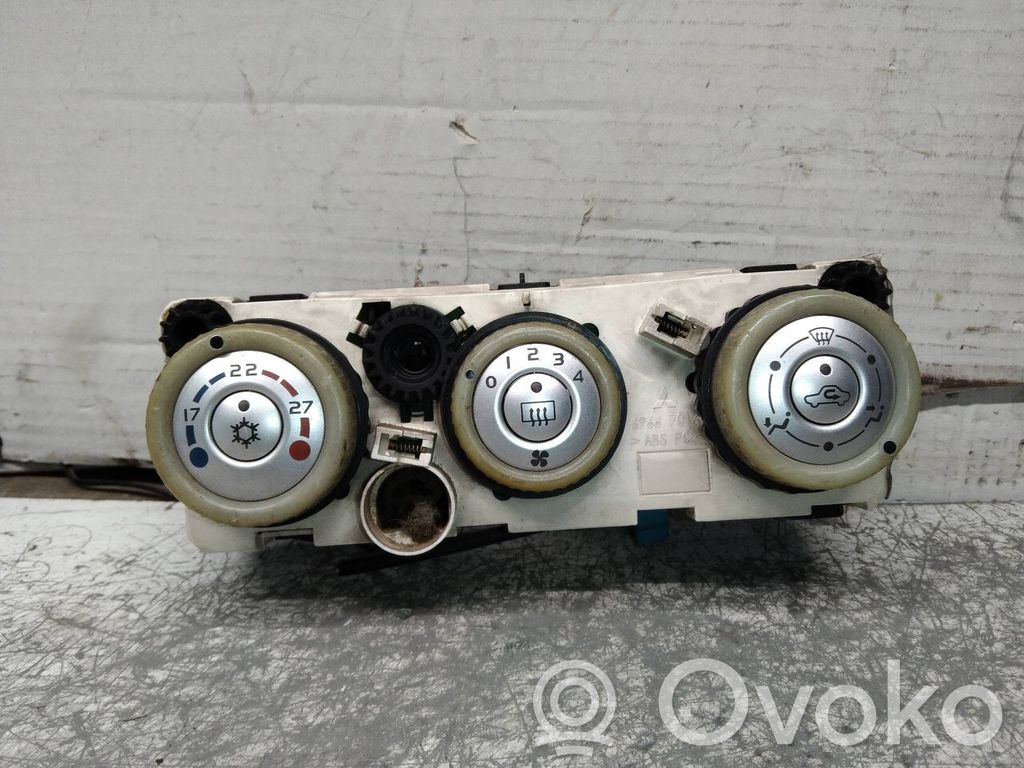 Mitsubishi Colt Air conditioner control unit module 