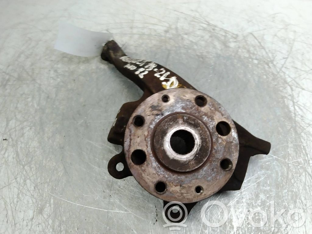 Front wheel hub spindle knuckle
