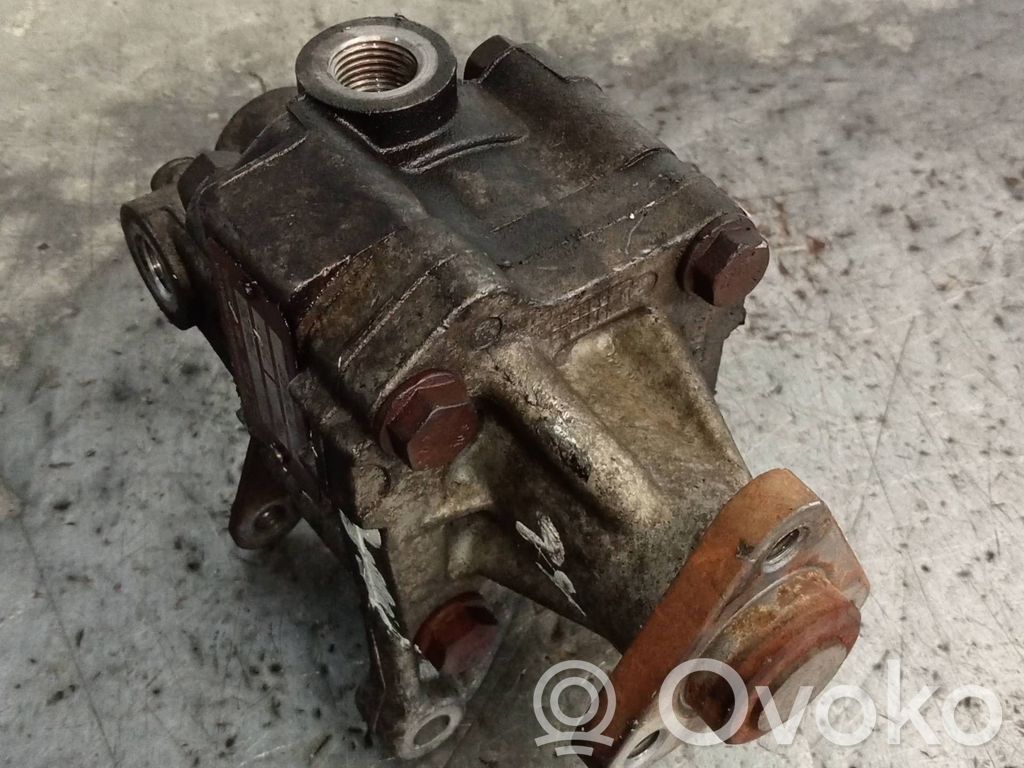 BMW 3 E30 Power steering pump 