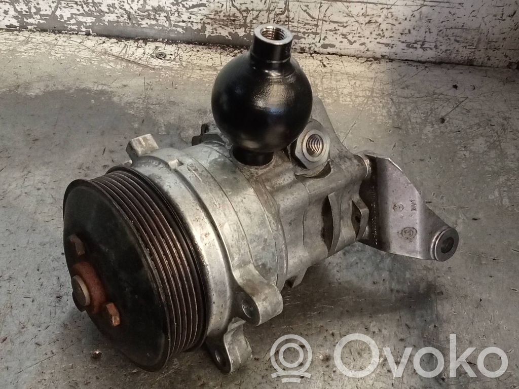 BMW 5 E39 Pompa wspomagania 