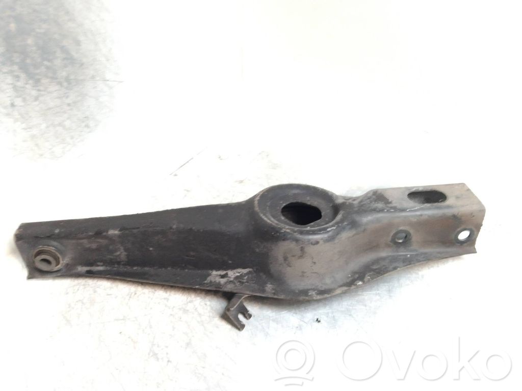 Peugeot 406 Рычаг 