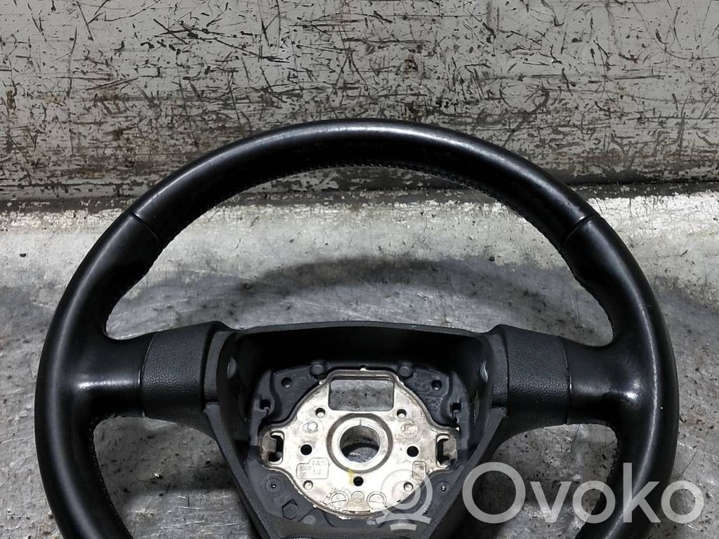 Skoda Roomster (5J) Ohjauspyörä 