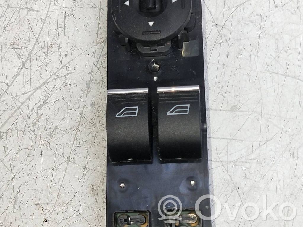 Ford Fiesta Electric window control switch 