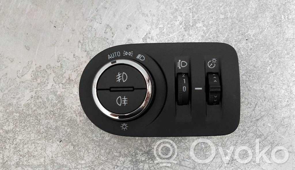 Panel lighting control switch   39050757