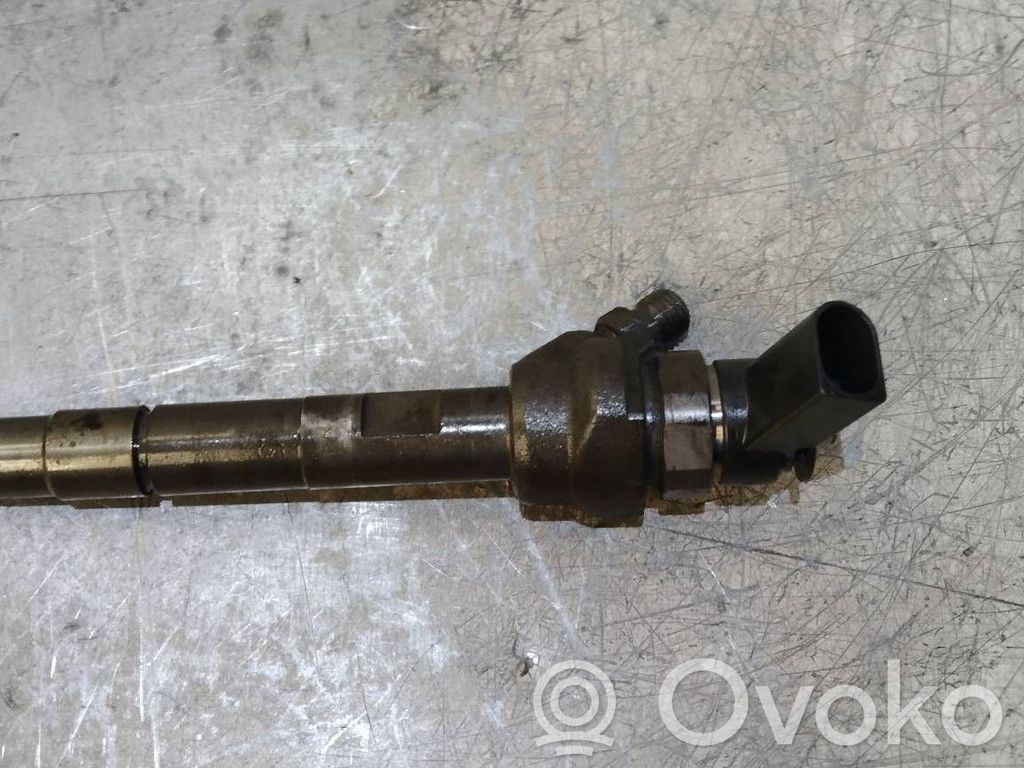 Inyector de combustible   0445110601