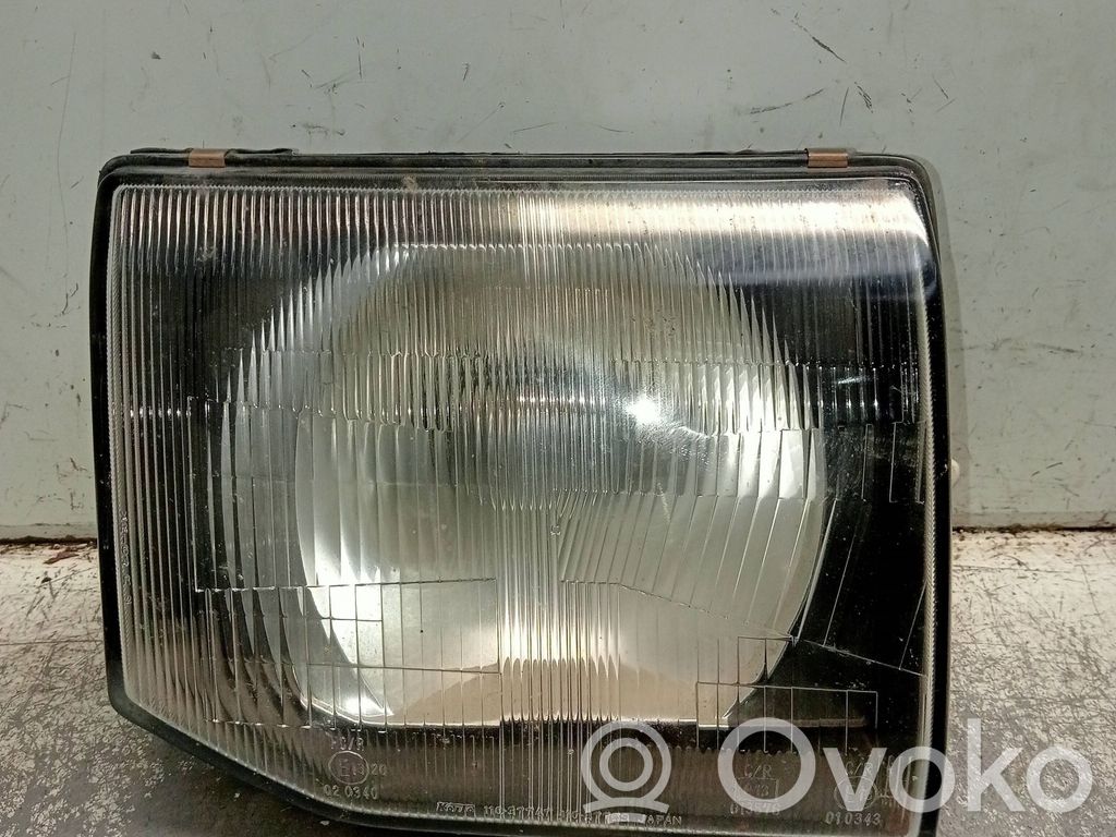 Scheinwerfer   11037746