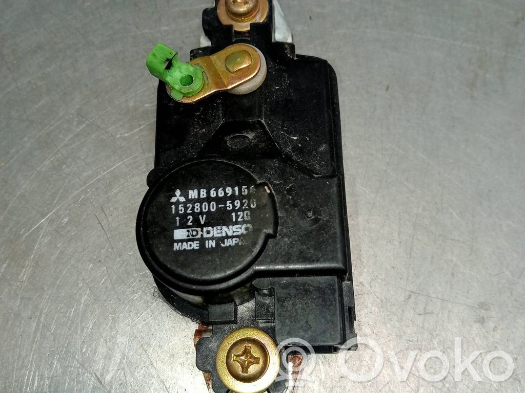 Mitsubishi Montero Etuoven lukon moottori 