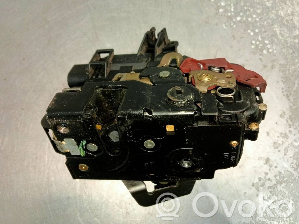 Motor de cierre de puerta trasera