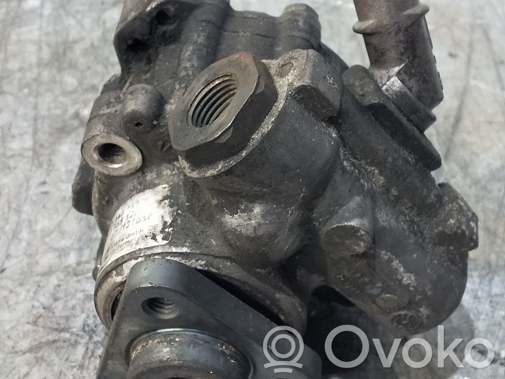 Audi A5 8T 8F Ohjaustehostimen pumppu 