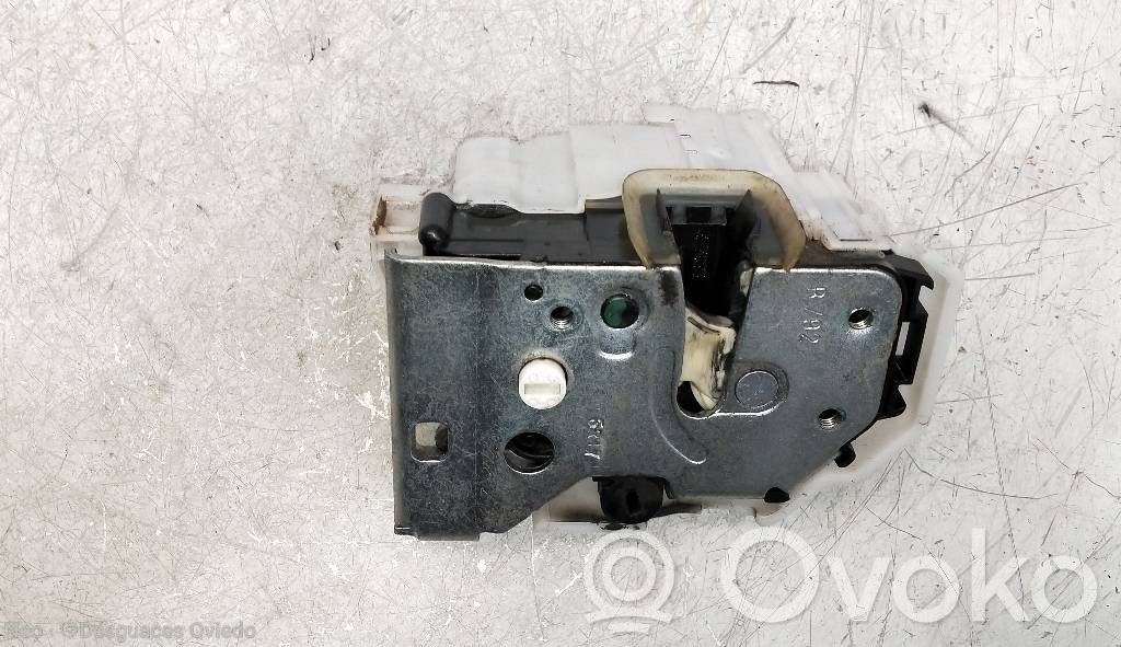 Motor de cierre de puerta trasera   519876030