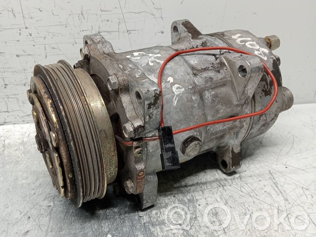 Kompresor / Sprężarka klimatyzacji A/C   SD7097451