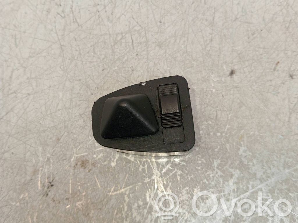 Electric window control switch   6902174