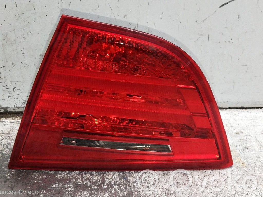 BMW 3 E90 E91 Aizmugurējais lukturis pārsegā 