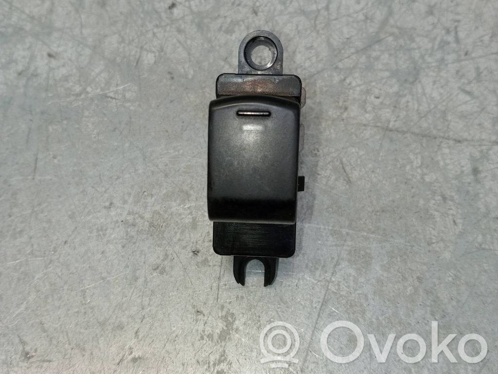 Electric window control switch   3P