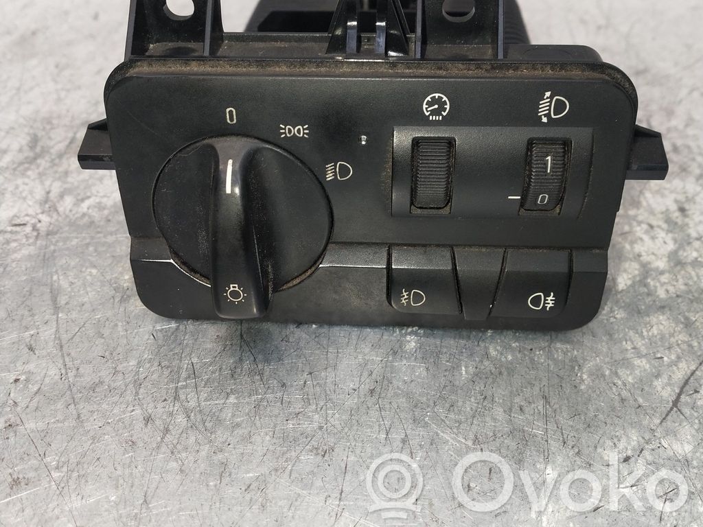 Panel lighting control switch   6919829