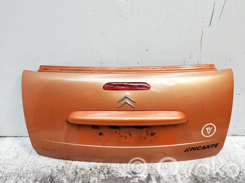 Parcel shelf