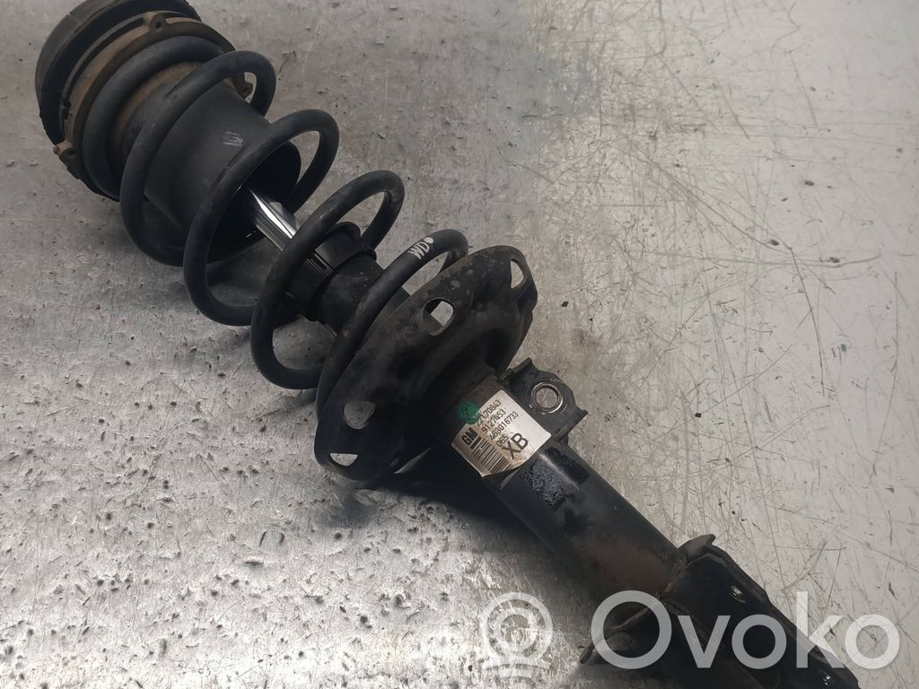 Opel Corsa C Etuiskunvaimennin kierrejousella 