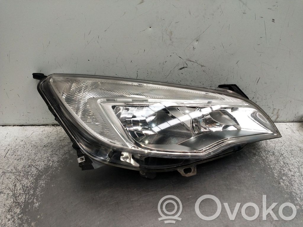 Opel Astra H Lampa przednia 