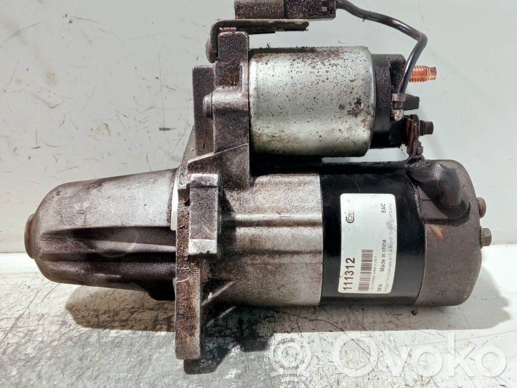 Nissan Sunny Starteris 