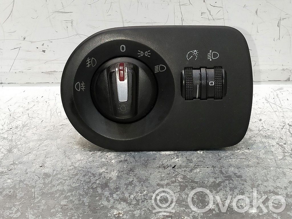 Seat Leon (1P) Interrupteur d'éclairage de la cabine dans le panneau 
