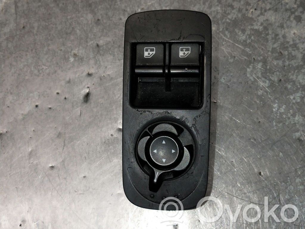 Alfa Romeo Mito Electric window control switch 