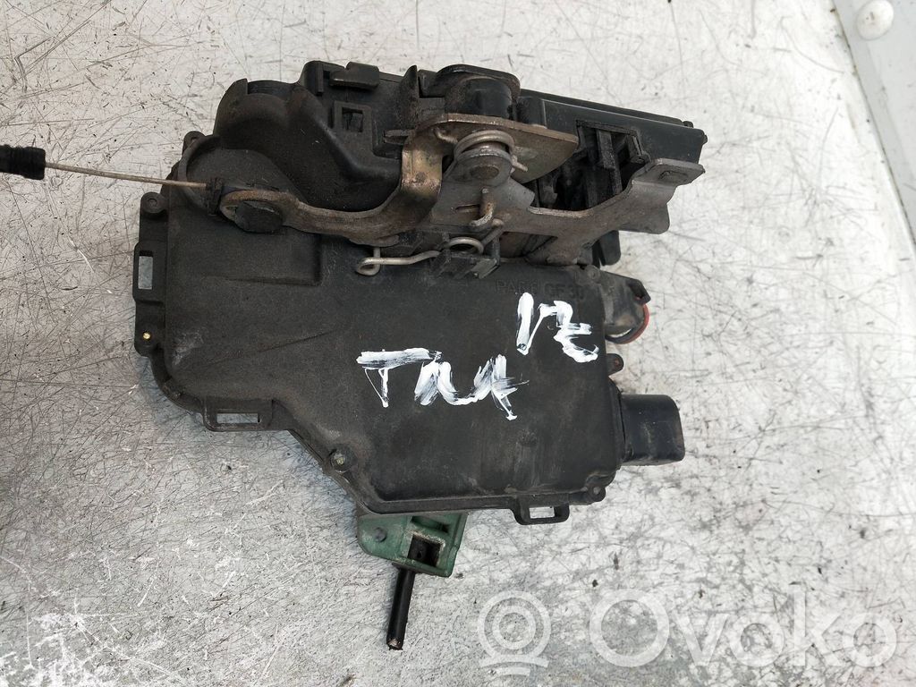Skoda Octavia Mk1 (1U) Механизм фиксации задней двери 