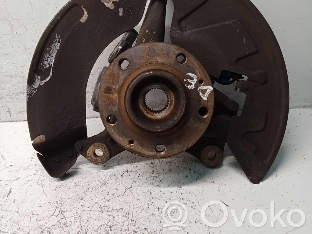 Front wheel hub spindle knuckle