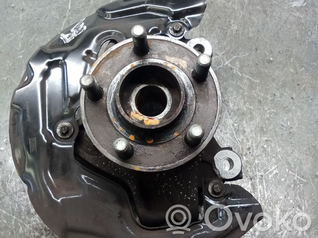 Front wheel hub spindle knuckle