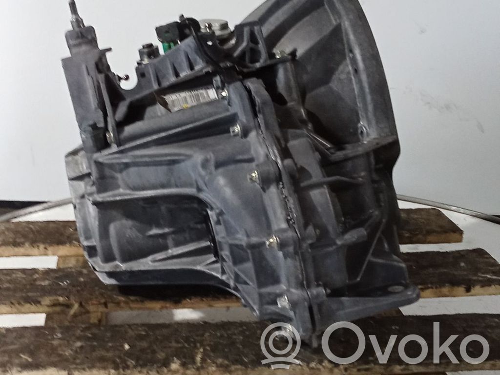 Manualna 5-biegowa skrzynia biegów   PK4001,6V,C00741
