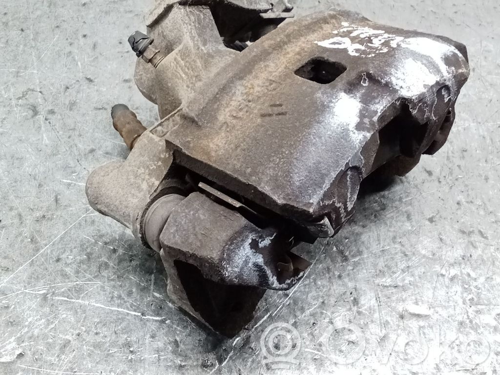 Toyota Corolla E110 Bremžu kluču skavas (aizmugurē) 