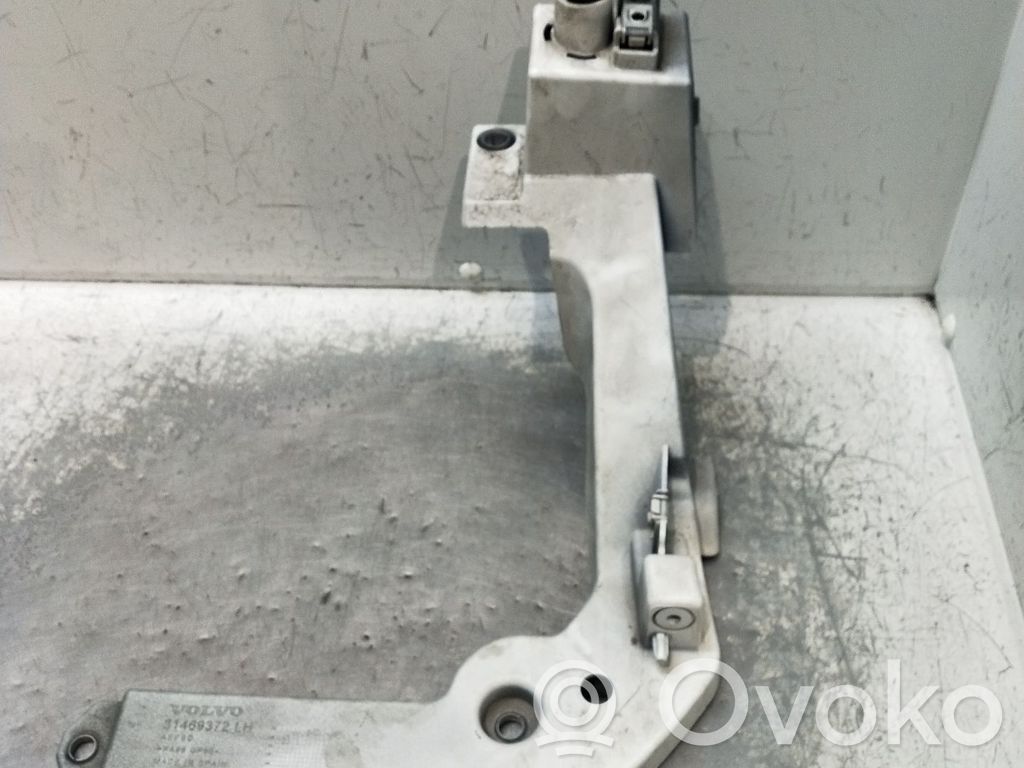 Volvo XC40 Headlight/headlamp mounting bracket 