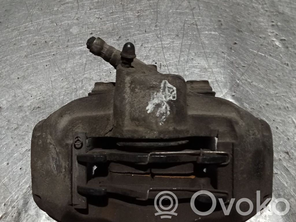Front brake caliper   11G